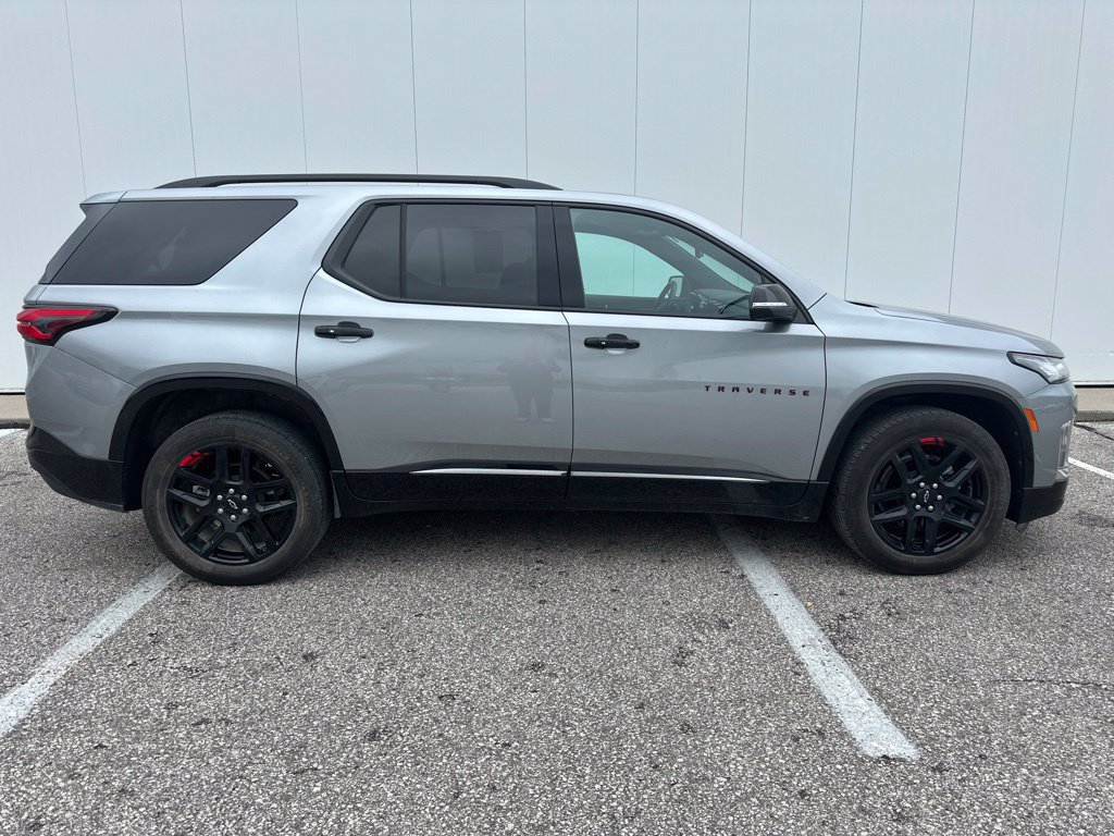 Used 2024 Chevrolet Traverse Premier w/ Redline Edition AWD/4WD image 9