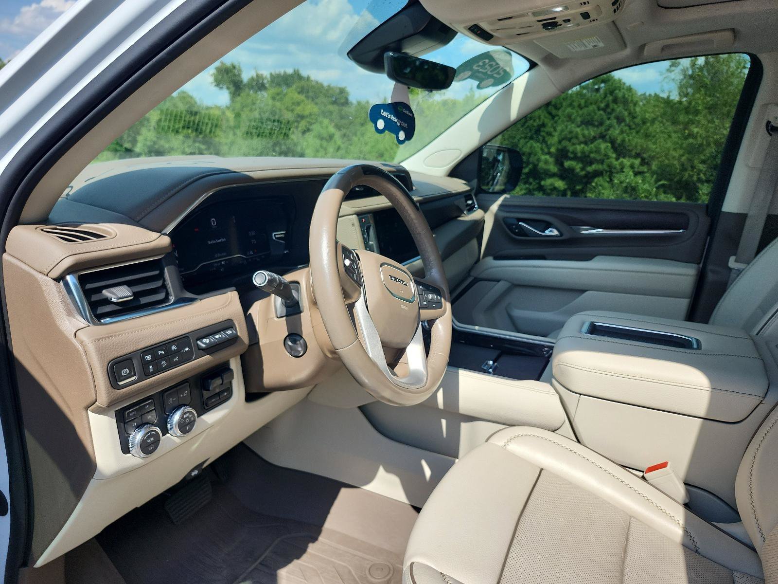 Certified 2023 GMC Yukon XL Denali w/ Denali Reserve Package AWD/4WD image 17