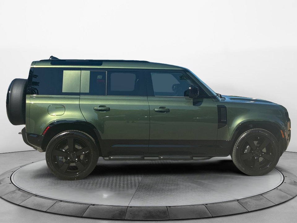 New 2026 Land Rover Defender 110 X-Dynamic SE AWD/4WD image 8