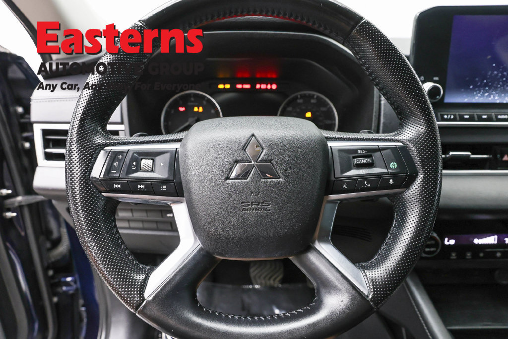 Used 2023 Mitsubishi Outlander SE AWD/4WD image 11