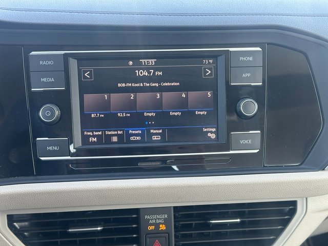 Used 2022 Volkswagen Jetta SE image 22