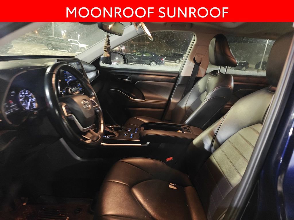 Used 2022 Toyota Highlander XLE image 6