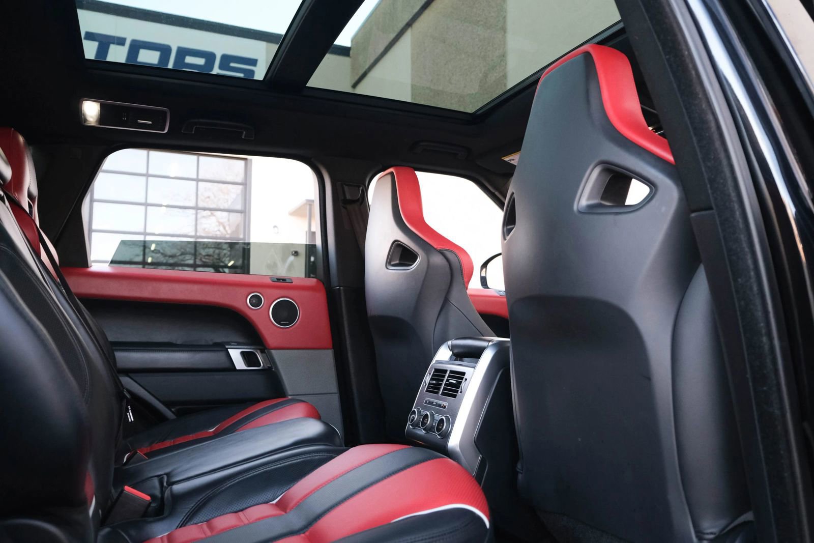 Used 2017 Land Rover Range Rover Sport SVR image 32