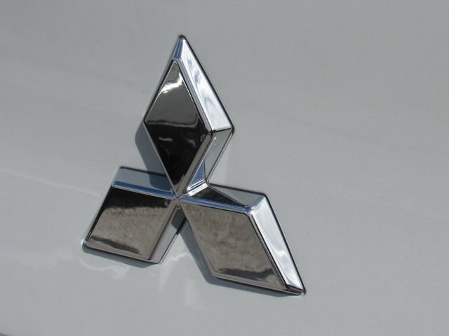 New 2026 Mitsubishi Outlander ES FWD image 11