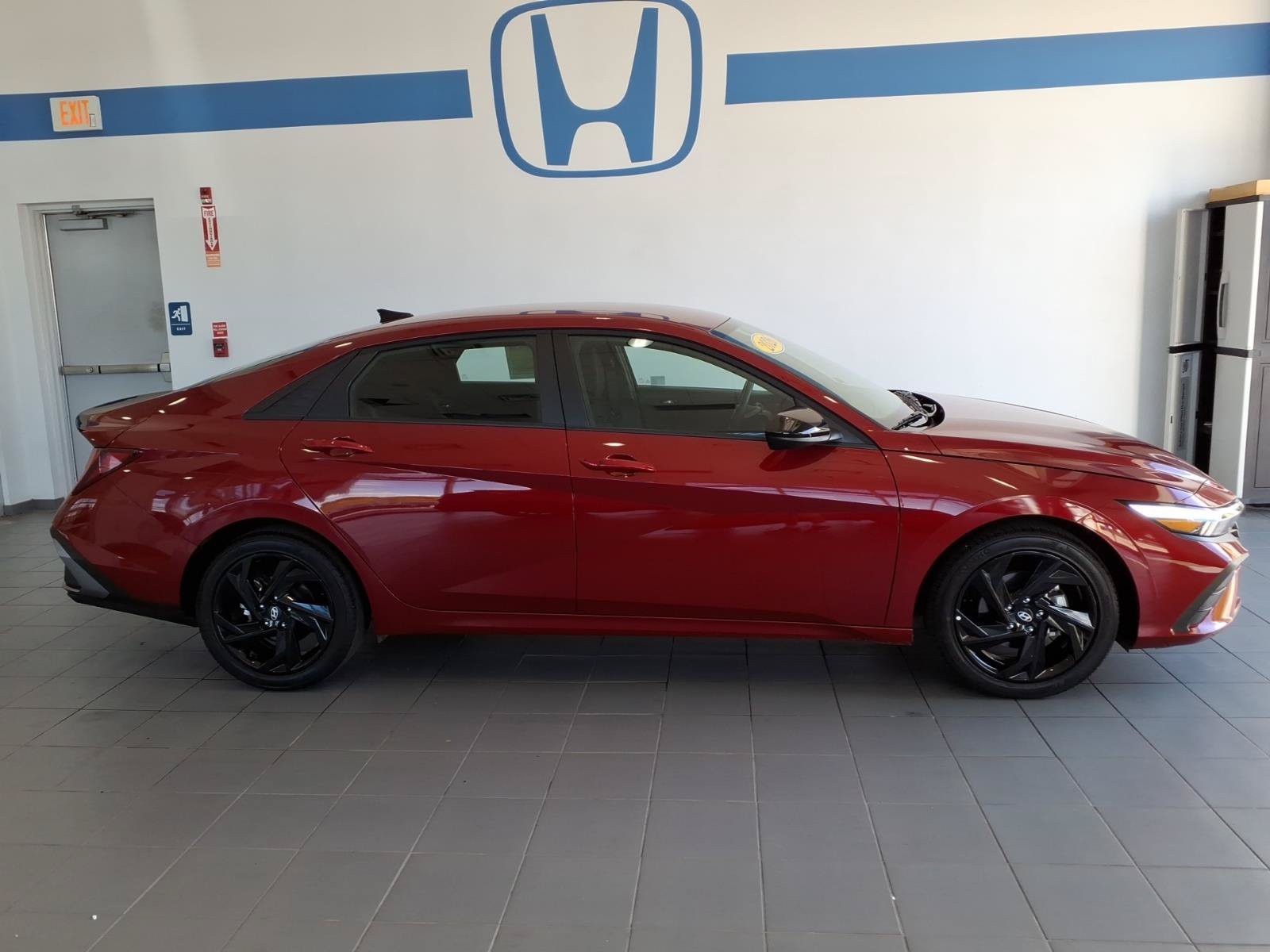 Certified 2026 Hyundai Elantra Sport w/ Cargo Package FWD image 5