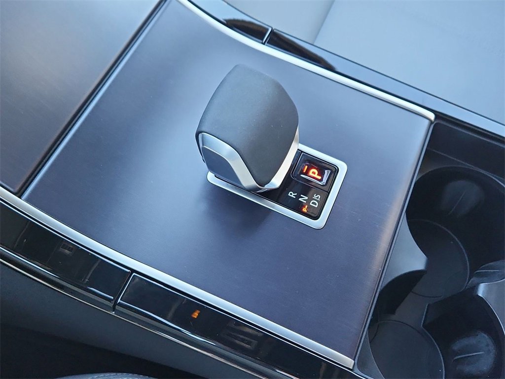 Used 2026 Land Rover Range Rover Velar Dynamic SE image 18