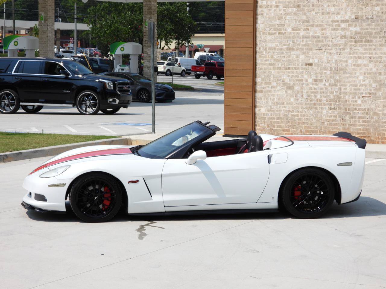 Used 2009 Chevrolet Corvette Convertible w/ Preferred Equipment Group RWD image 30