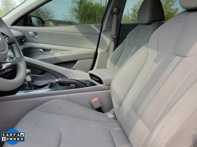 Used 2024 Hyundai Elantra SE FWD image 16