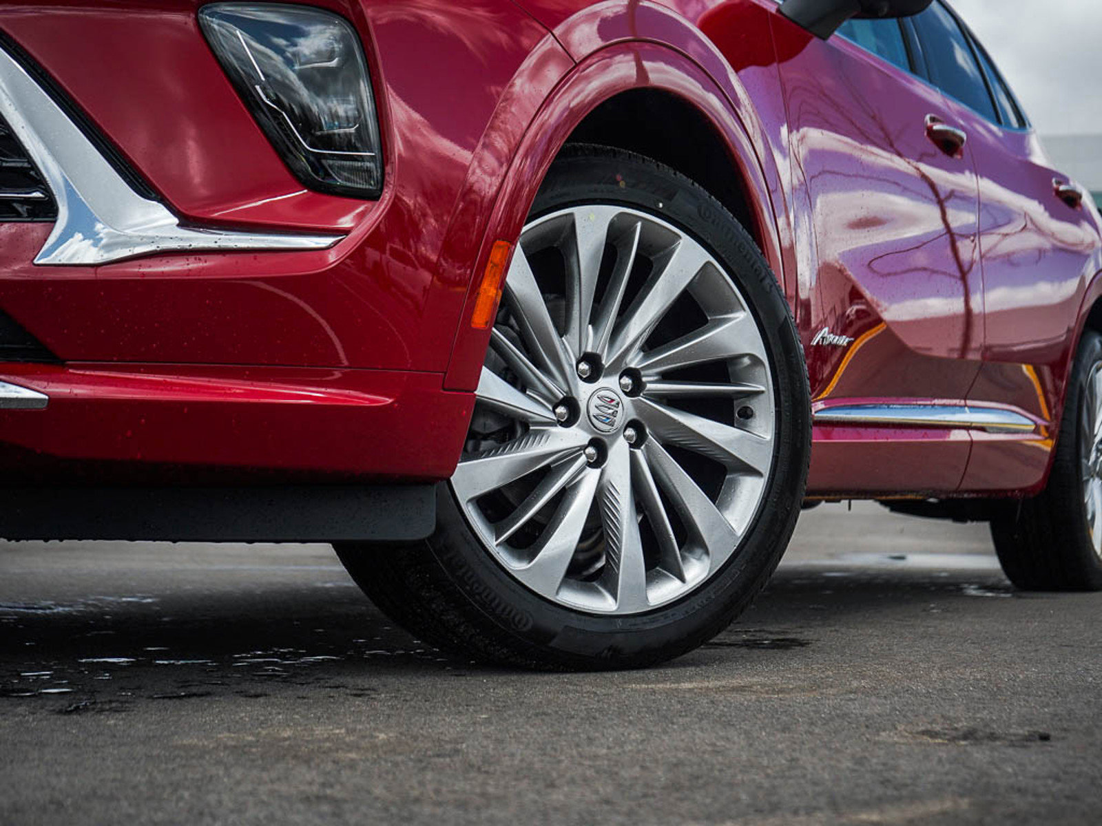 New 2025 Buick Envision Avenir image 6