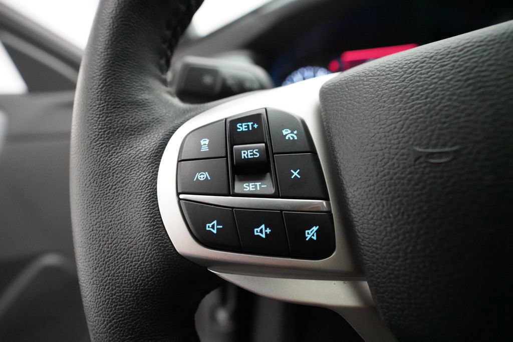 Used 2023 Ford Explorer XLT w/ Equipment Group 202A AWD/4WD image 19