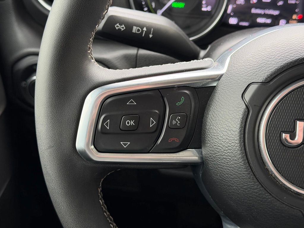 Used 2023 Jeep Wrangler Unlimited Sahara w/ Cold Weather Group AWD/4WD image 19