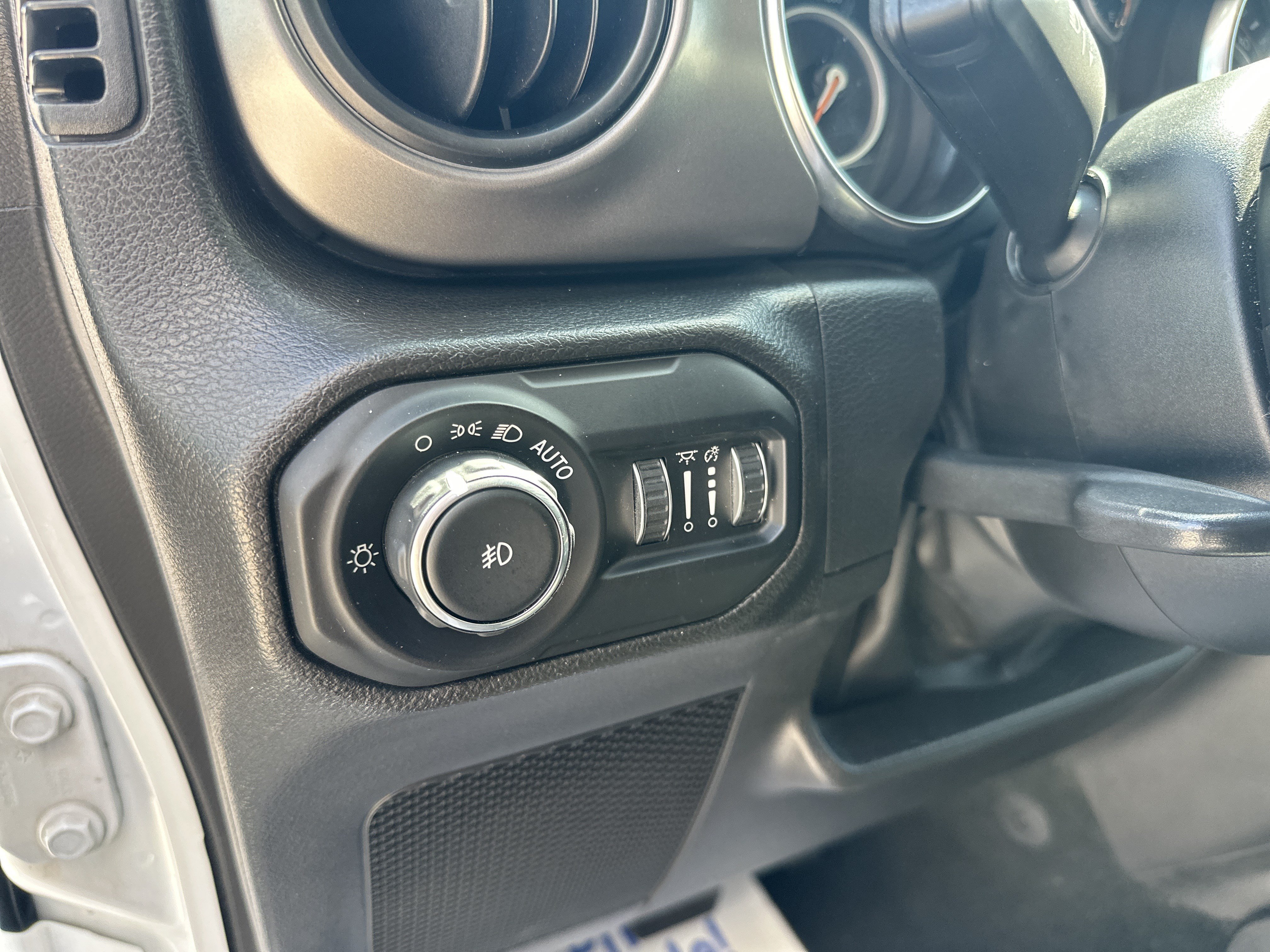 Used 2022 Jeep Wrangler Sport AWD/4WD image 12