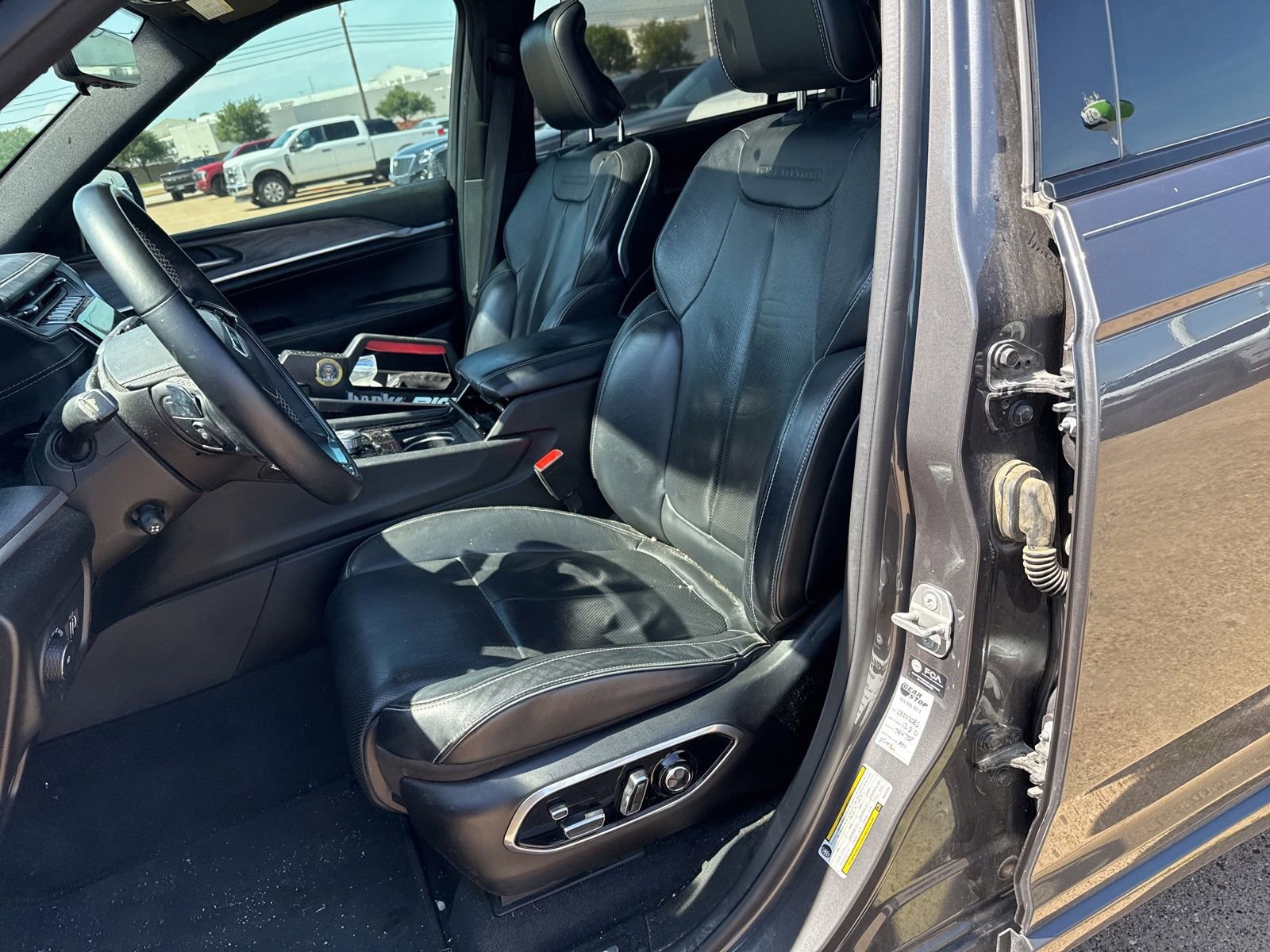 Used 2021 Jeep Grand Cherokee L Overland w/ Luxury Tech Group IV AWD/4WD image 13
