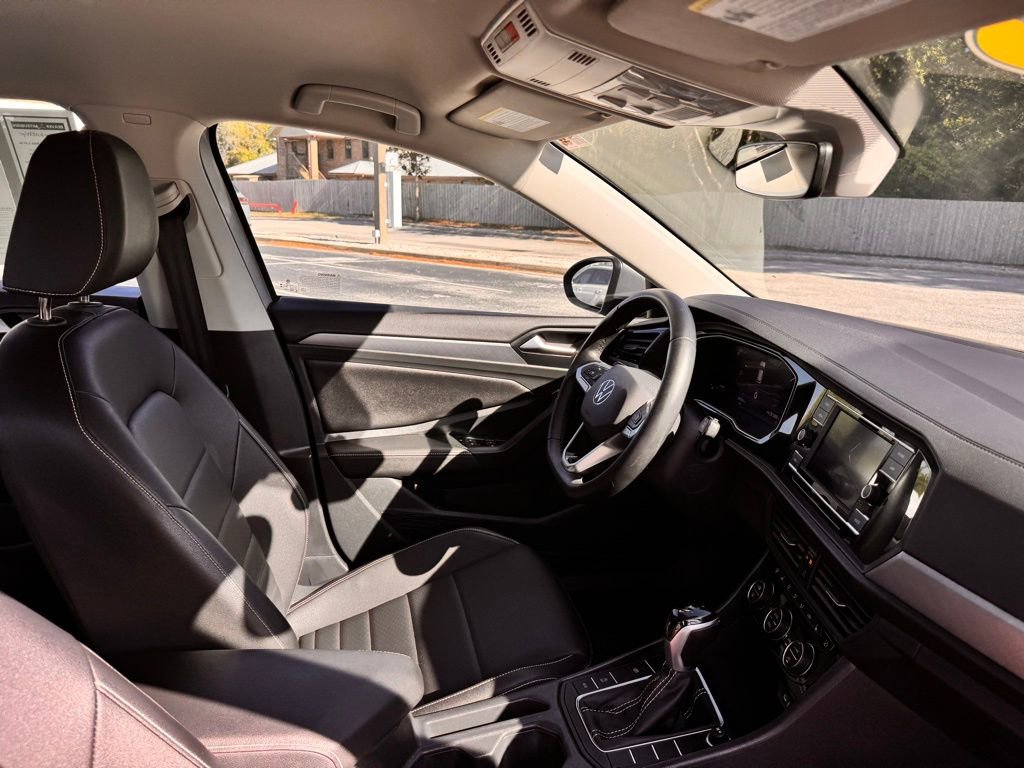 Used 2024 Volkswagen Jetta SE FWD image 28