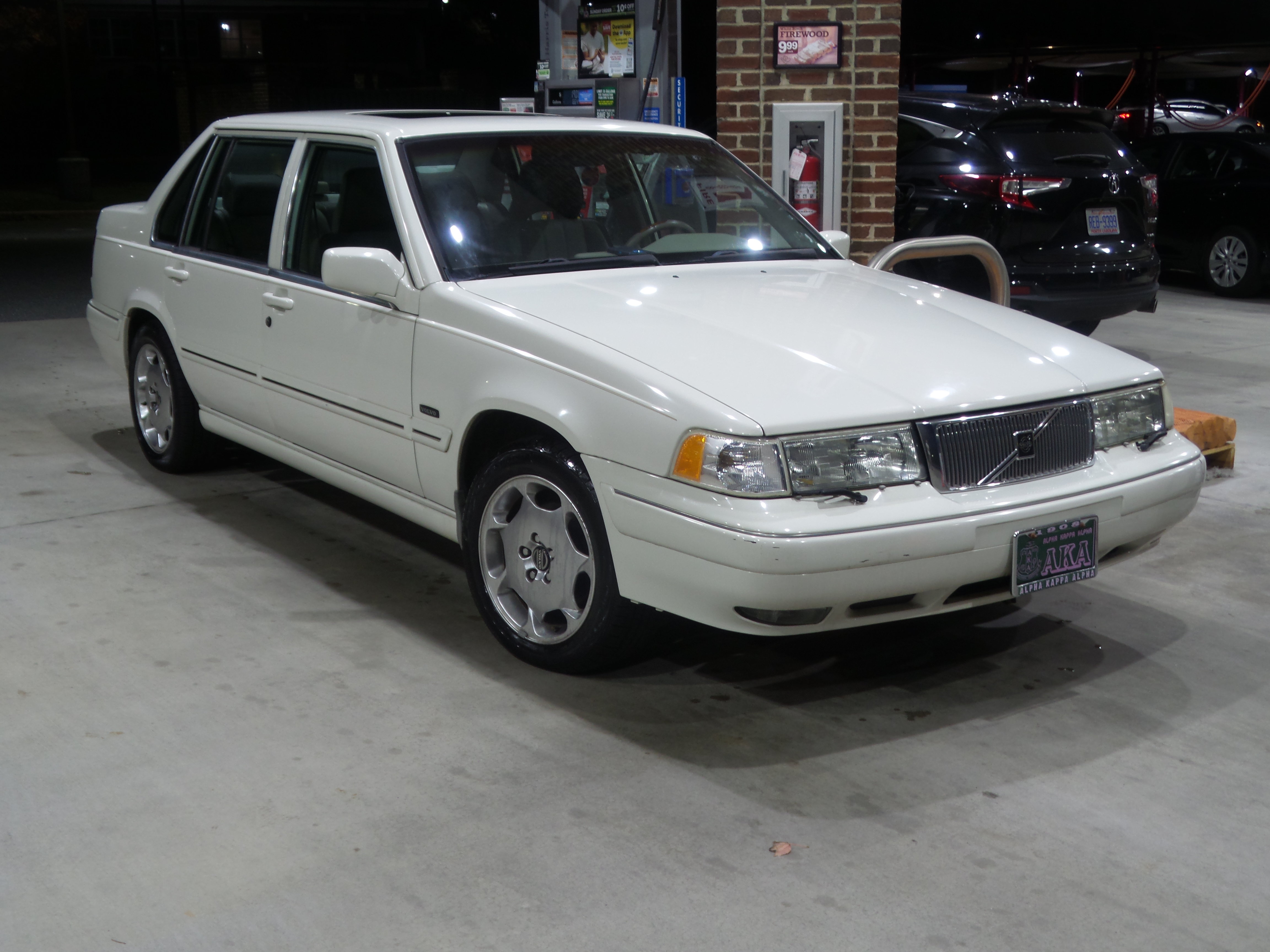 Used 1997 Volvo 960 Sedan RWD image 2