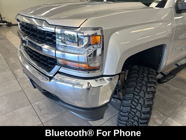 Used 2017 Chevrolet Silverado 1500 LT AWD/4WD image 16