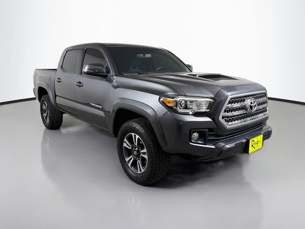 Used 2016 Toyota Tacoma TRD Sport AWD/4WD image 4