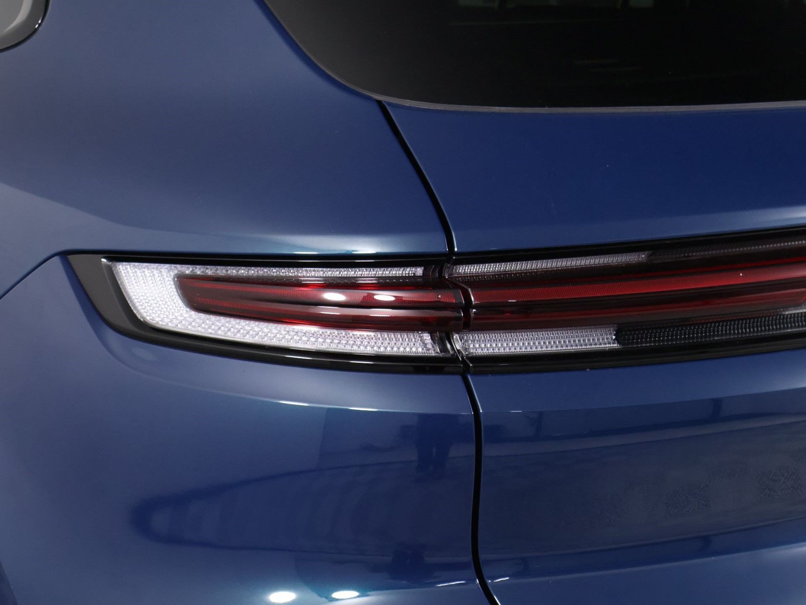 Certified 2026 Porsche Cayenne AWD/4WD image 21