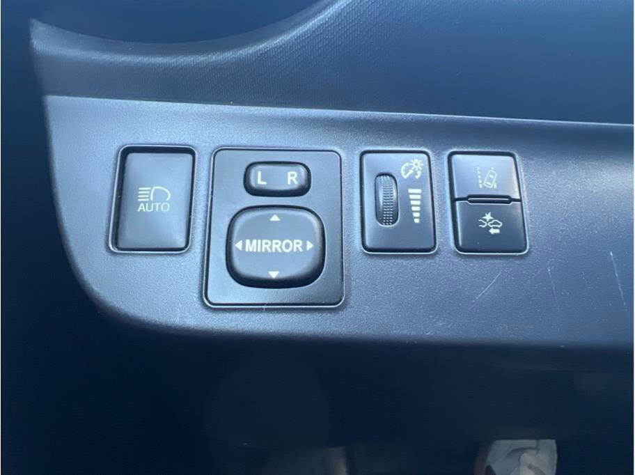 Used 2018 Toyota Prius C Two image 9