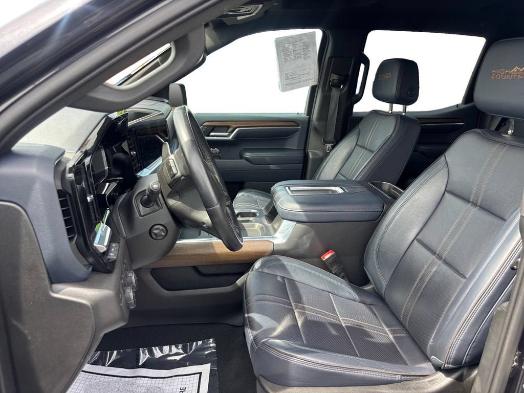 Certified 2022 Chevrolet Silverado 1500 High Country w/ Technology Package AWD/4WD image 10