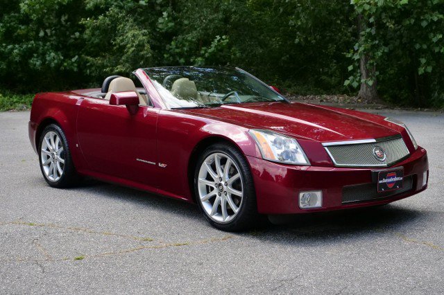 Used 2007 Cadillac XLR V RWD image 4