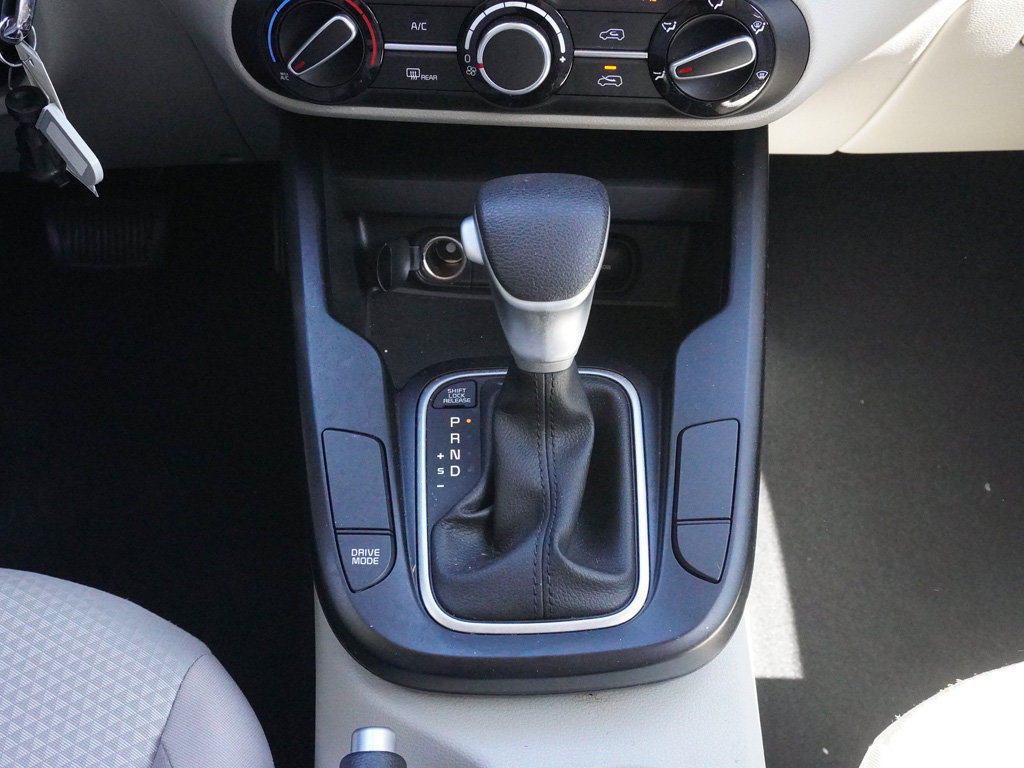 Used 2025 Kia Soul LX w/ LX Technology Package FWD image 40