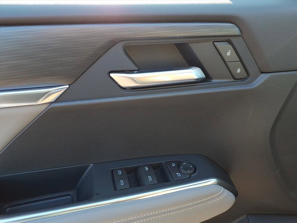 New 2026 GMC Acadia Elevation w/ Elevation Premium Package FWD image 8