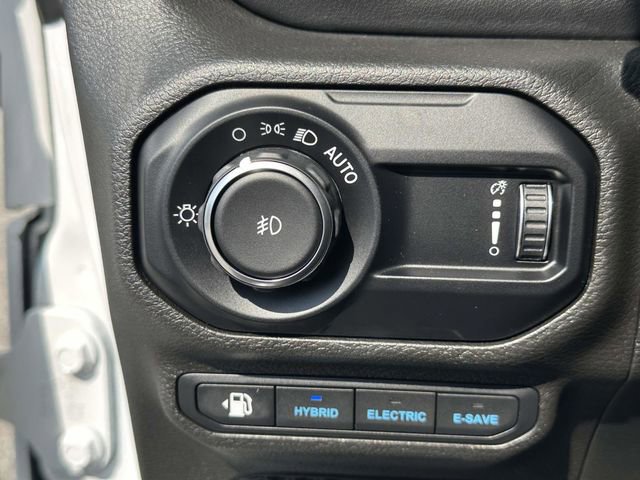 Used 2023 Jeep Wrangler Unlimited Sahara w/ Cold Weather Group image 16