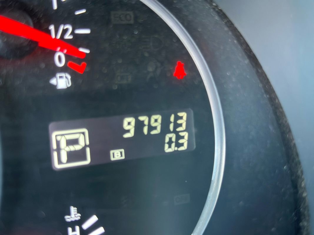 Used 2016 Nissan Quest SV image 20