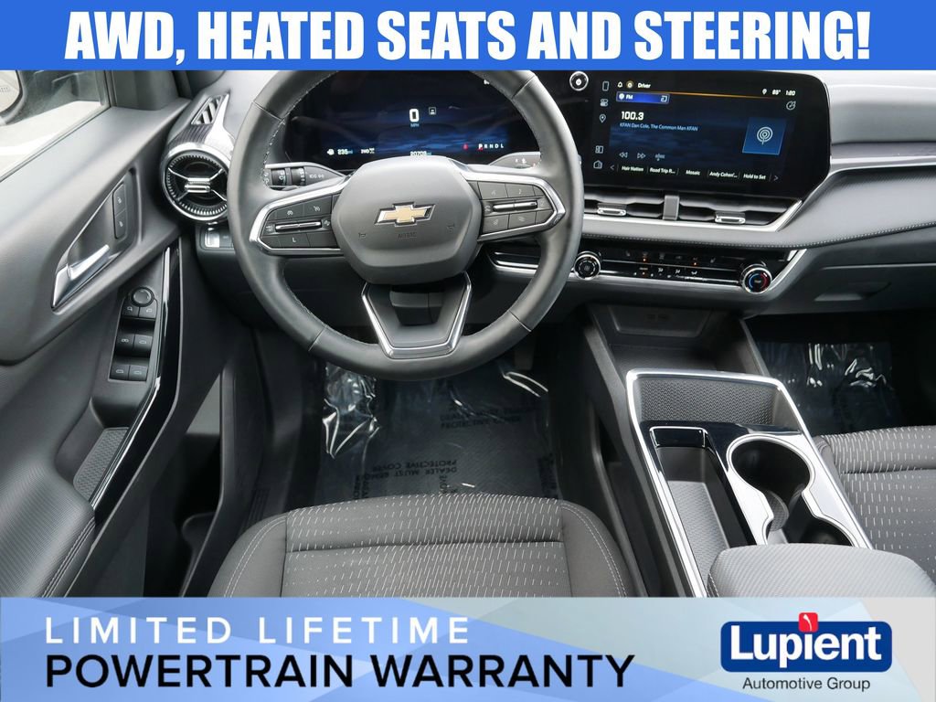 Used 2025 Chevrolet Equinox LT AWD/4WD image 16