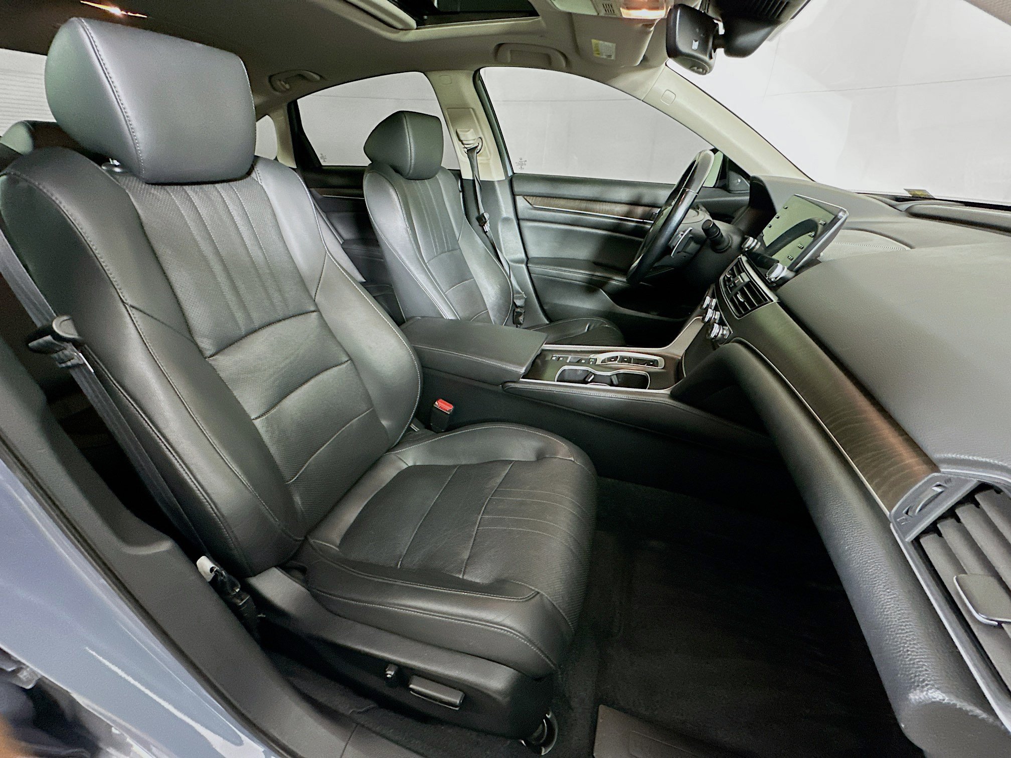 Used 2021 Honda Accord Touring image 31