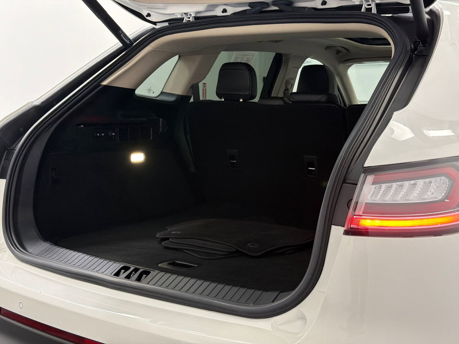 Used 2022 Lincoln Nautilus Reserve FWD image 8