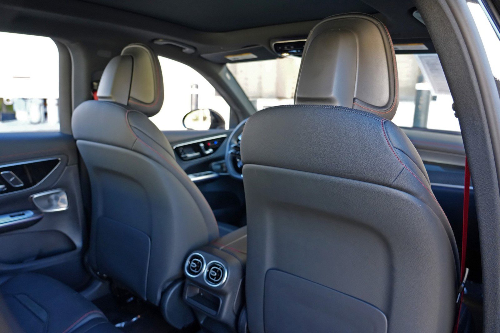 Used 2025 Mercedes-Benz GLC 43 AMG 4MATIC w/ AMG Night Package image 43