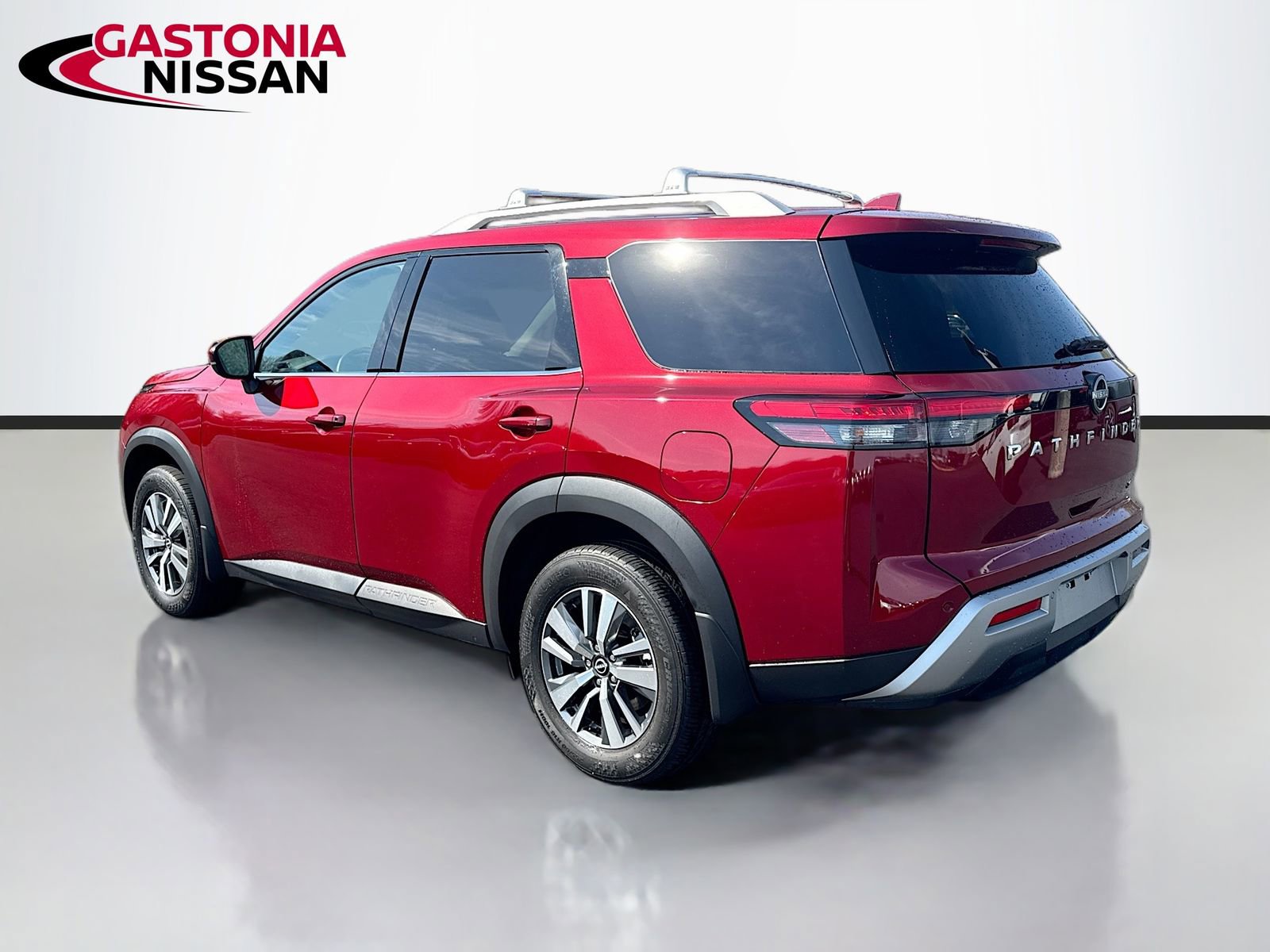 Used 2024 Nissan Pathfinder SL image 6