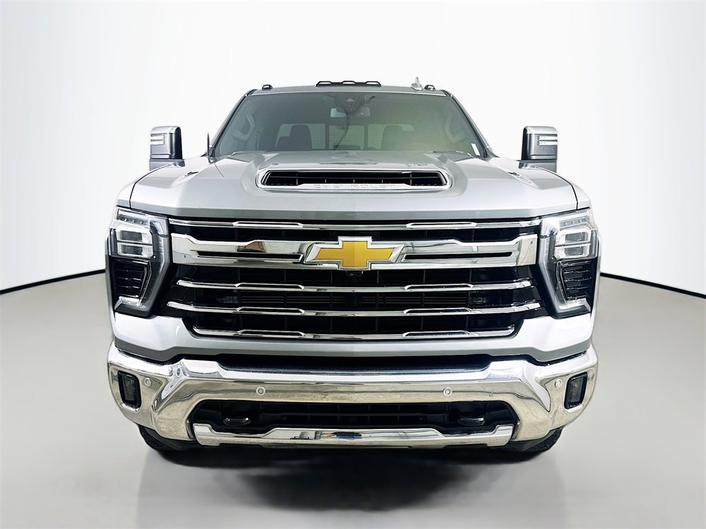 Used 2024 Chevrolet Silverado 2500 LTZ w/ LTZ Convenience Package image 2