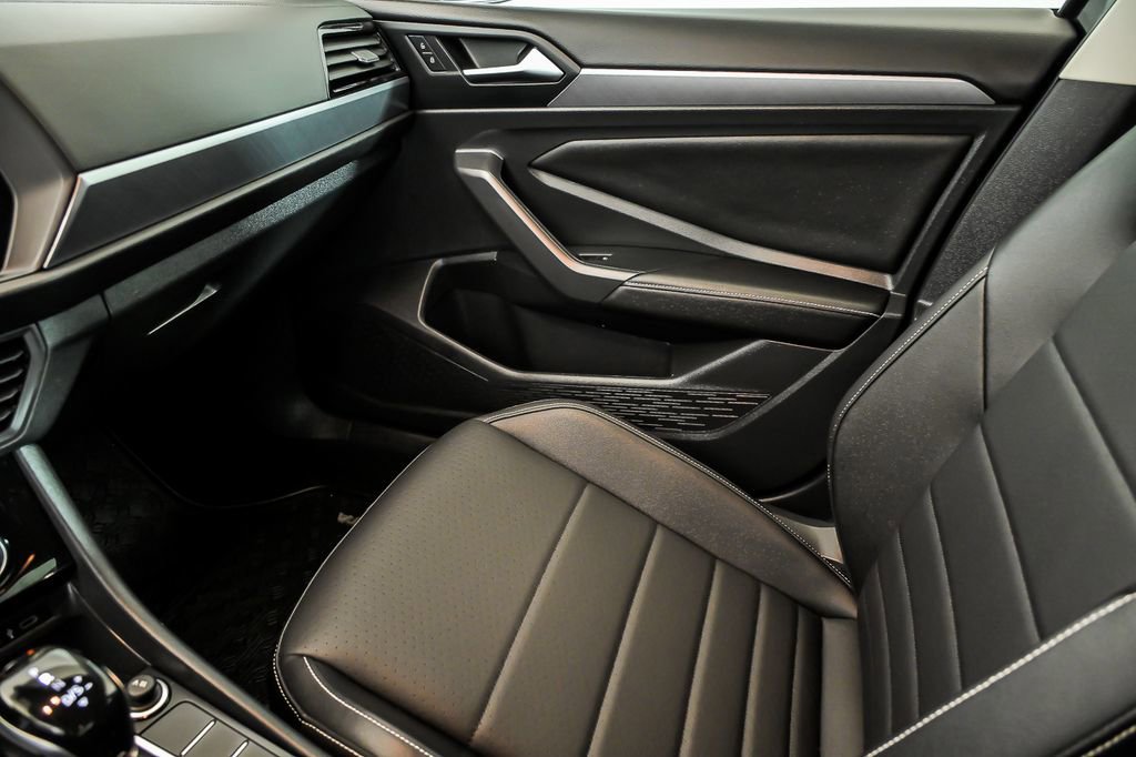 Used 2023 Volkswagen Jetta SE FWD image 23