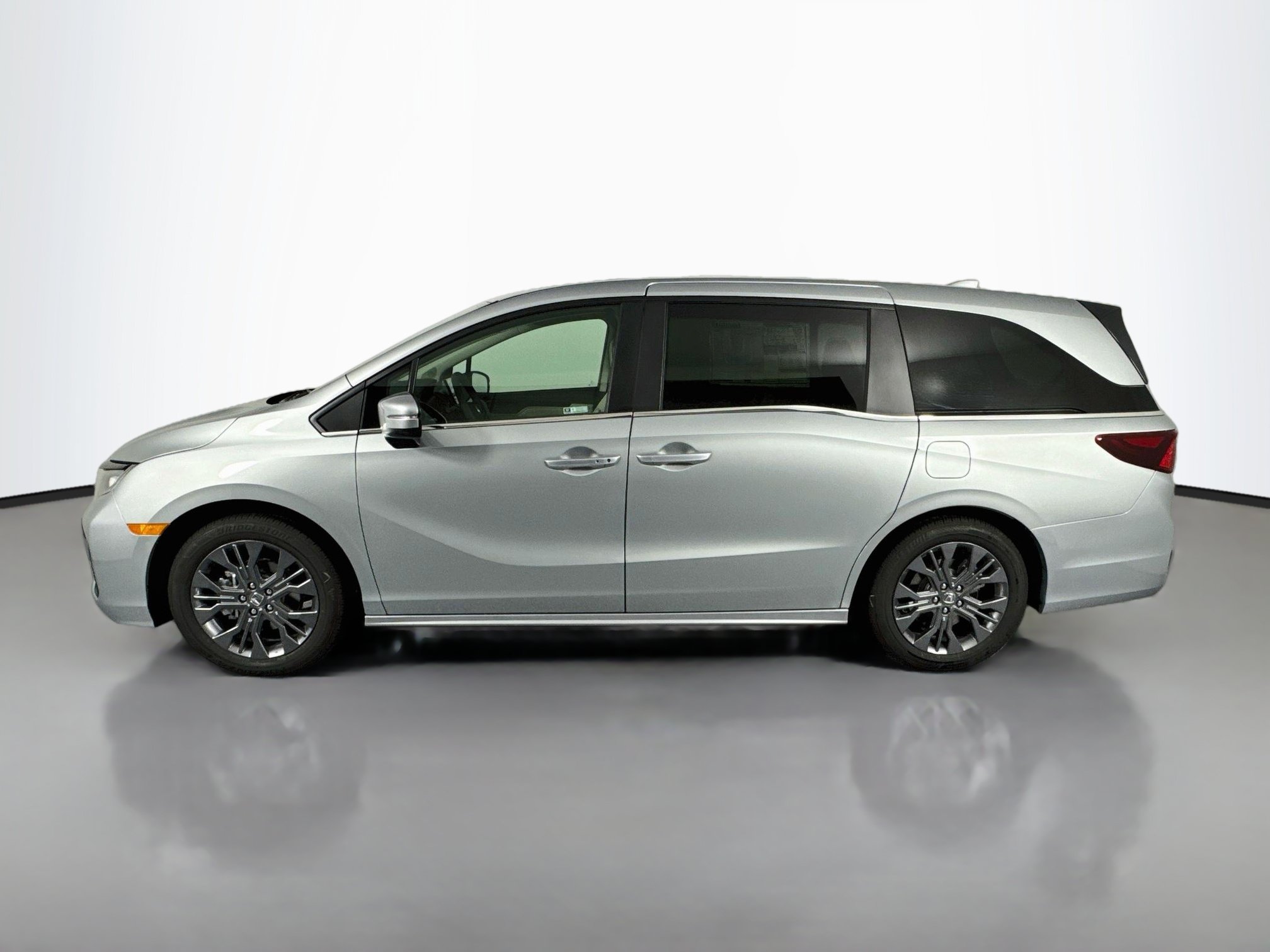 New 2027 Honda Odyssey Touring image 8