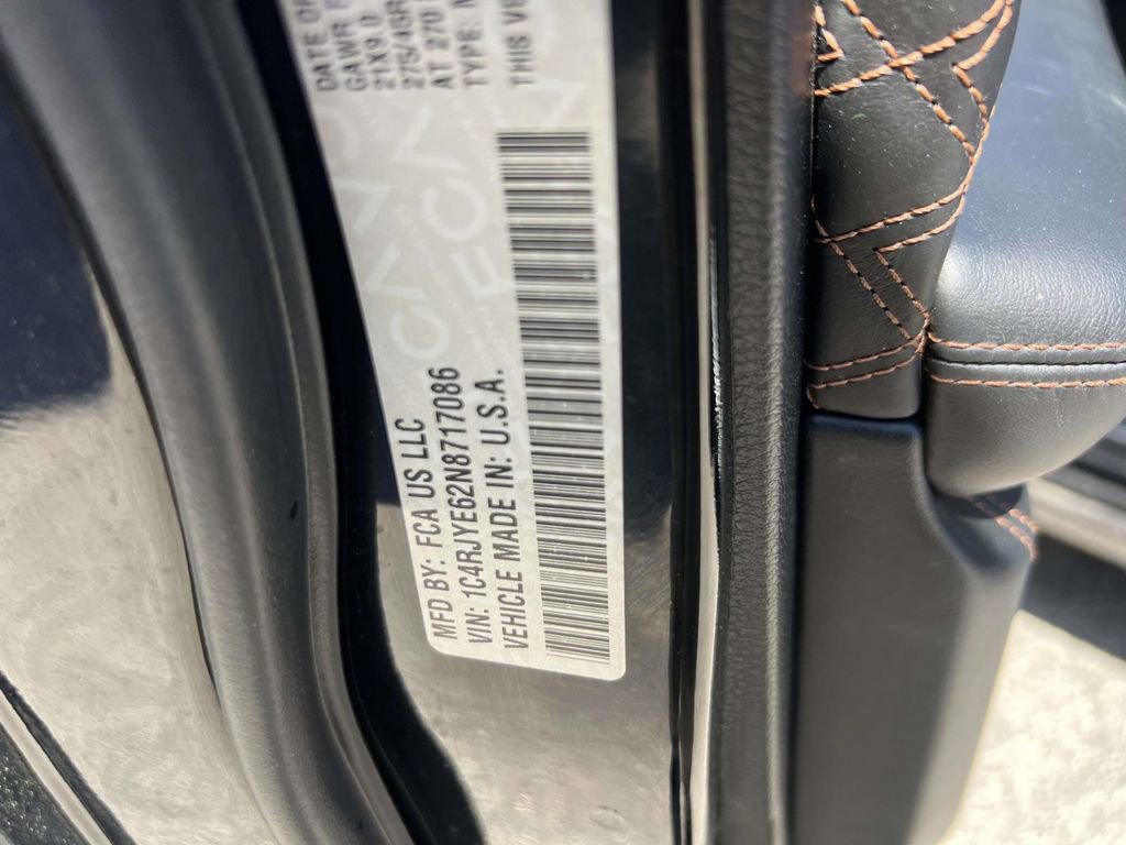 Used 2022 Jeep Grand Cherokee Summit AWD/4WD image 19
