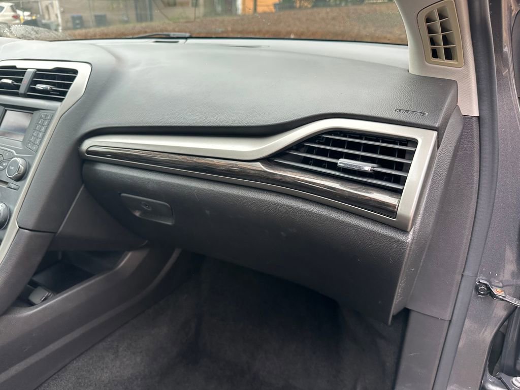 Used 2014 Ford Fusion SE w/ Equipment Group 202A image 38