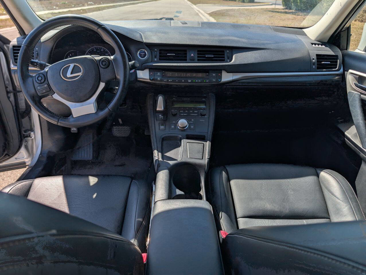 Used 2015 Lexus CT 200h image 25