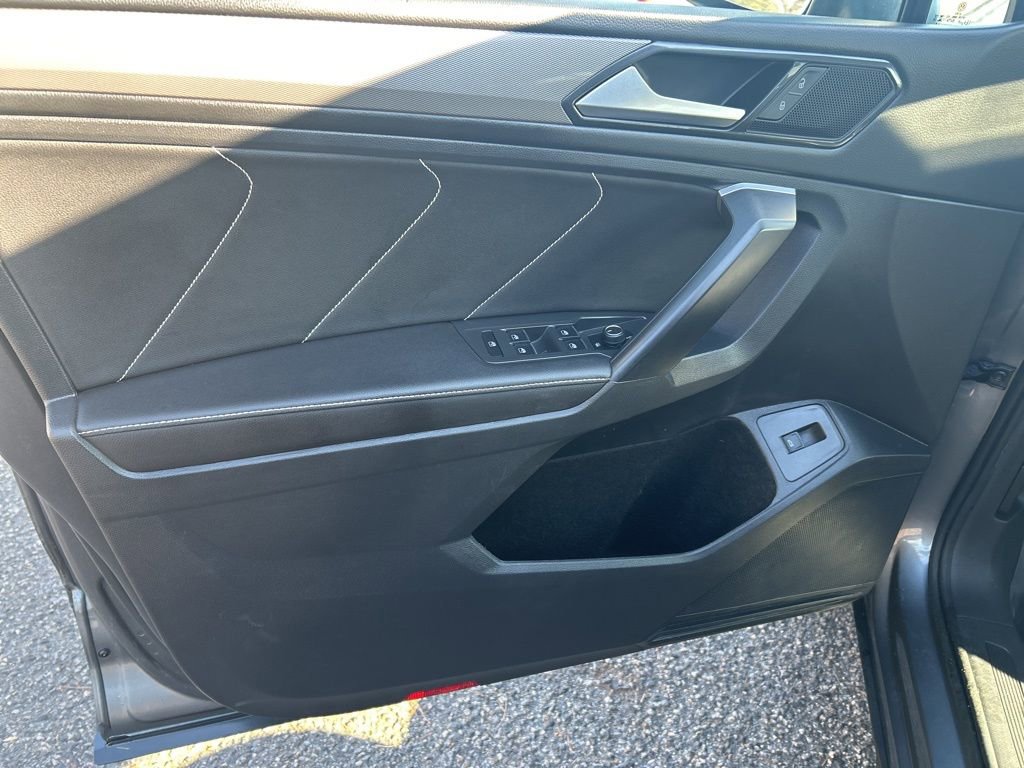 Used 2024 Volkswagen Tiguan SE image 14