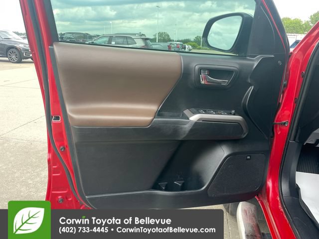 Used 2019 Toyota Tacoma Limited AWD/4WD image 32