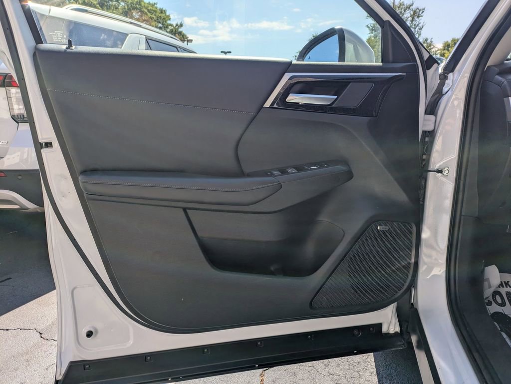 Used 2025 Mitsubishi Outlander SE AWD/4WD image 11