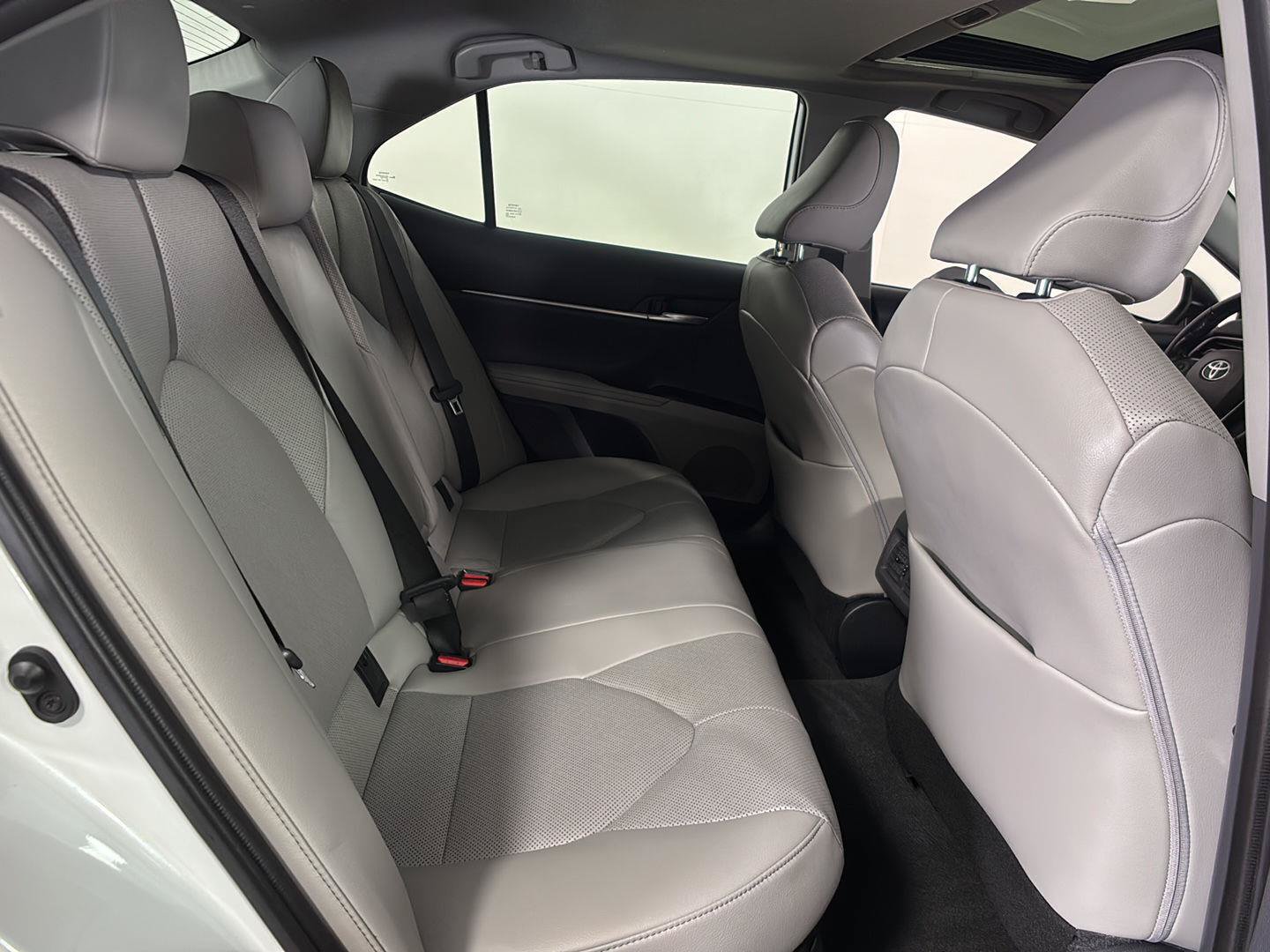 Used 2022 Toyota Camry XLE w/ Navigation Upgrade Package FWD image 15