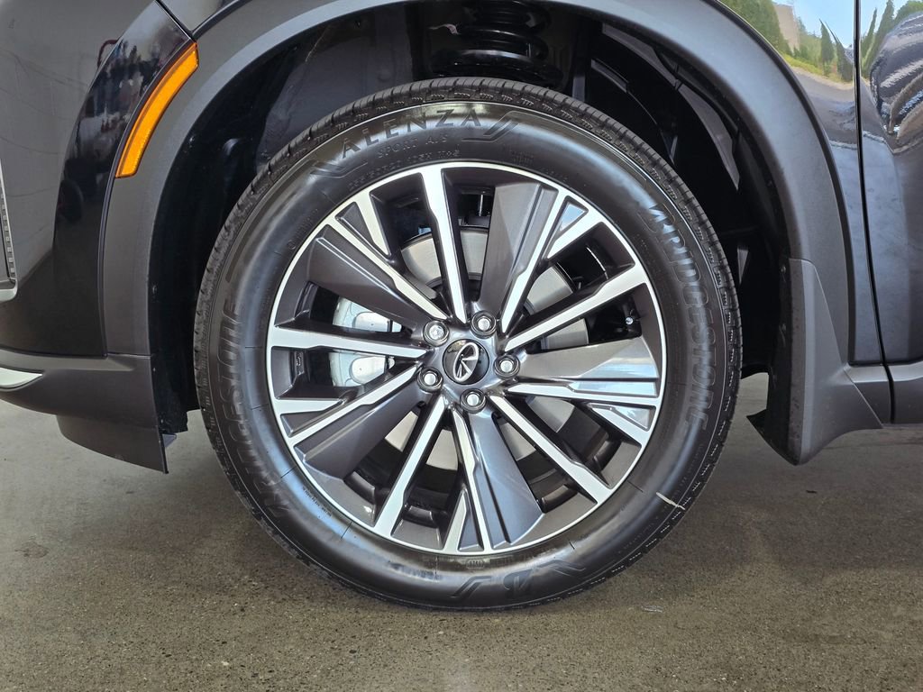 New 2026 INFINITI QX60 Luxe w/ Family Package image 8