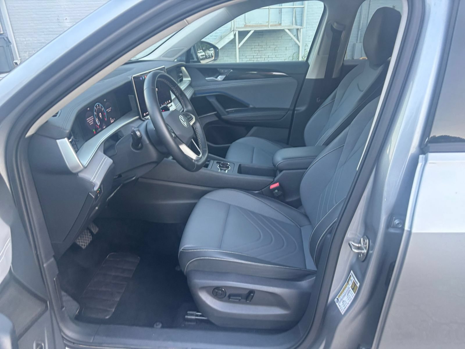 Used 2026 Volkswagen Tiguan SE AWD/4WD image 28
