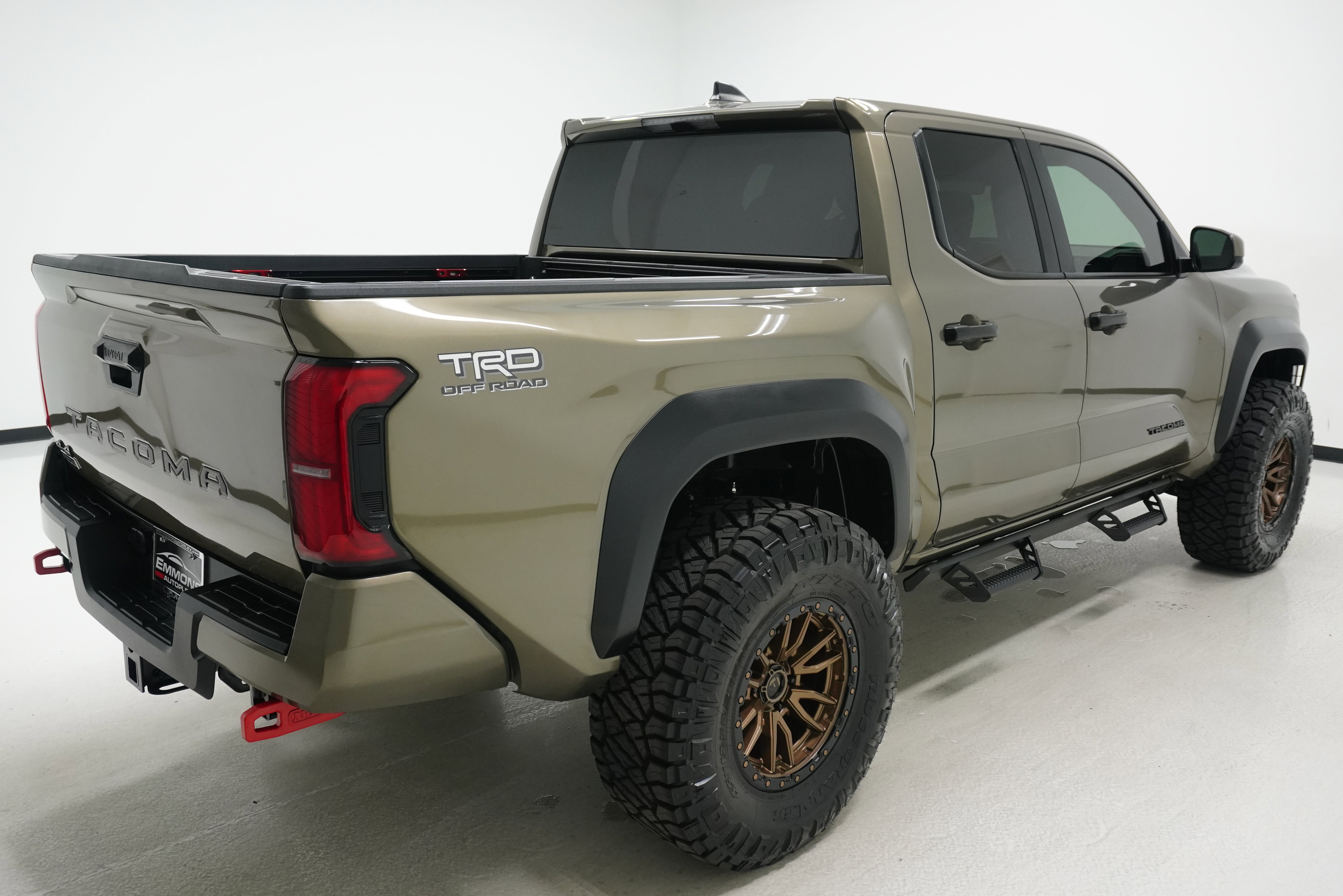 Used 2025 Toyota Tacoma TRD Off-Road AWD/4WD image 4