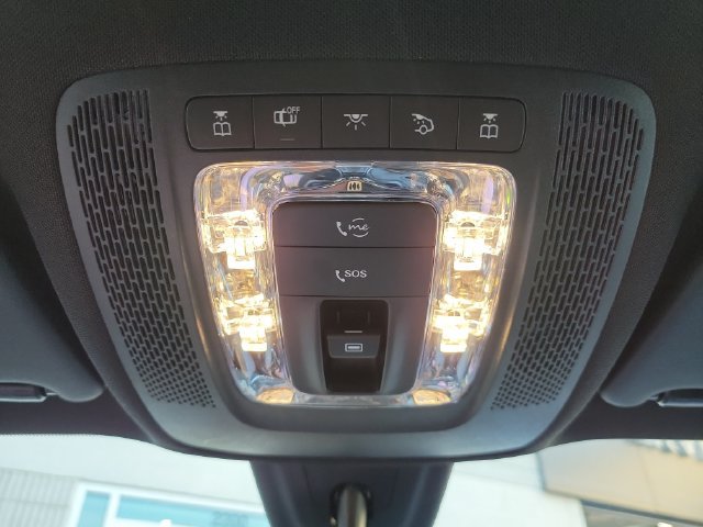 Used 2022 Mercedes-Benz GLB 250 4MATIC image 31