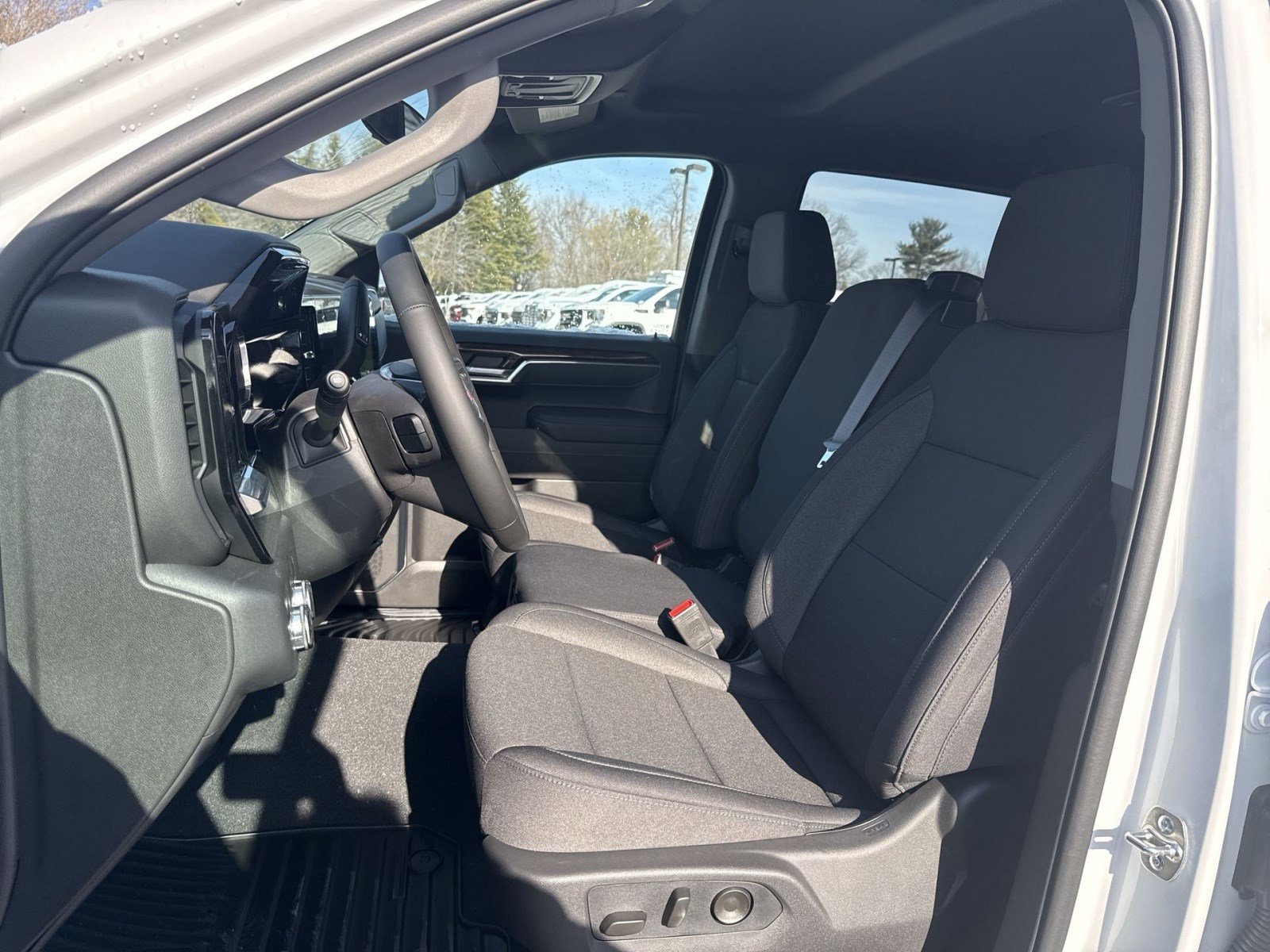 New 2026 GMC Sierra 1500 SLE image 11