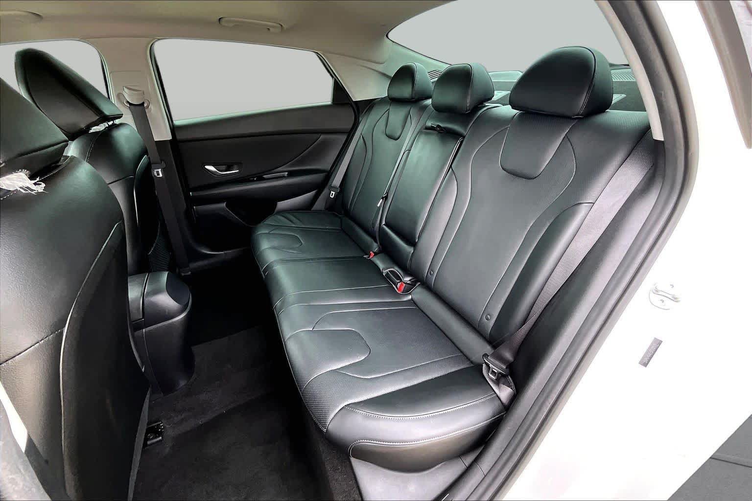 Certified 2023 Hyundai Elantra Limited FWD image 21